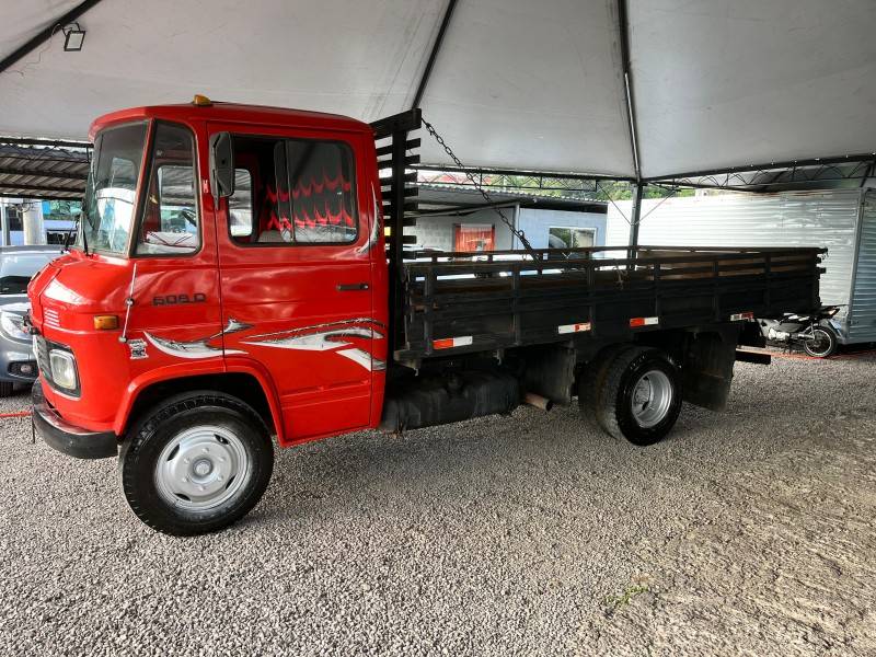 MERCEDES-BENZ - 608 - 1983/1983 - Vermelha - R$ 64.900,00