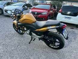 HONDA - CB 300R - 2010/2010 - Amarela - R$ 11.900,00