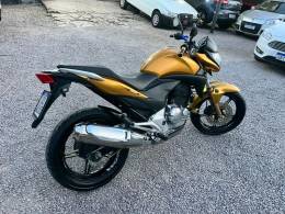 HONDA - CB 300R - 2010/2010 - Amarela - R$ 11.900,00