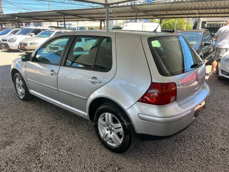 VOLKSWAGEN - GOLF - 2002/2002 - Prata - R$ 25.900,00