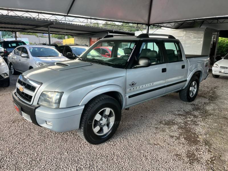 CHEVROLET - S10 - 2010/2010 - Prata - R$ 65.900,00