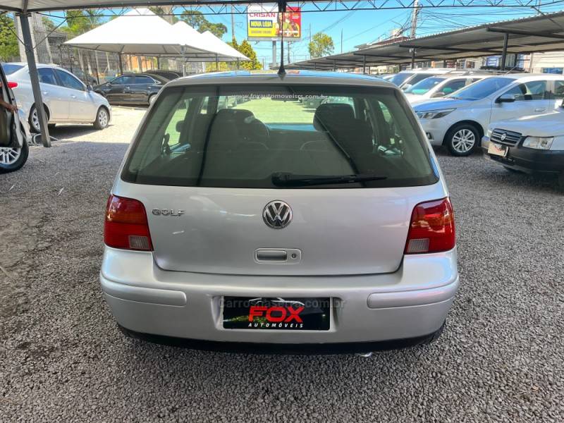 VOLKSWAGEN - GOLF - 2002/2002 - Prata - R$ 25.900,00