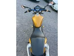 HONDA - CB 300R - 2010/2010 - Amarela - R$ 11.900,00