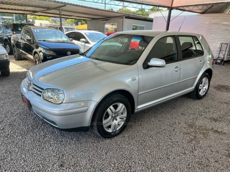 VOLKSWAGEN - GOLF - 2002/2002 - Prata - R$ 25.900,00