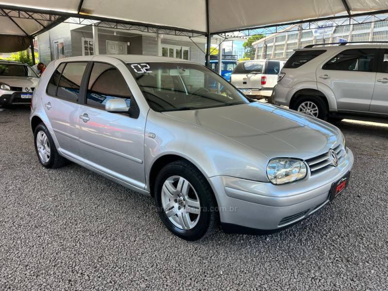 VOLKSWAGEN - GOLF - 2002/2002 - Prata - R$ 25.900,00